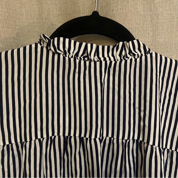 Black & White business casual blouse monochromatic striped, Medium - Picture 6 of 7